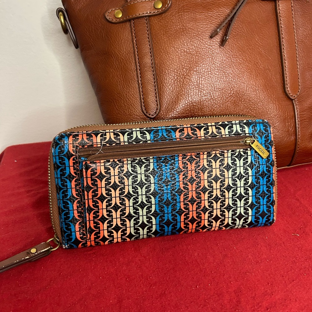 Fossil Bag With Wallet - image 4